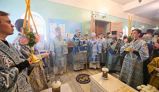 Управляющий Алатырской епархией в праздник Покрова Пресвятой Богородицы сослужил за Божественной литургией митрополиту Чебоксарскому и Чувашскому Савватию в Введенском кафедральном соборе города Чебоксары