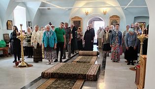 Епископ Алатырский и Порецкий Феодосий в День Святого Духа совершил Божественную Литургию в Киево-Николаевском Новодевичьем монастыре города Алатырь