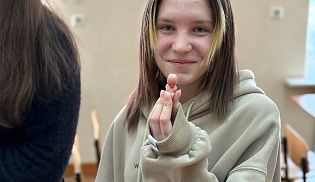 Руководитель отдела по благотворительности провел для студентов техникума занятие о начале человеческой жизни