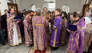 Епископ Алатырский и Порецкий Феодосий в Неделю Торжества Православия совершил Божественную Литургию в Иверском кафедральном храме города Алатырь