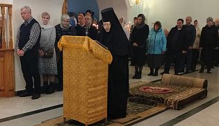 Епископ Алатырский и Порецкий Феодосий в Неделю 24-ю по Пятидесятнице совершил Божественную Литургию в Киево-Николаевском Новодевичьем монастыре города Алатырь