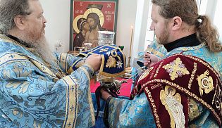 Епископ Алатырский и Порецкий Феодосий в праздник " Тихвинской" иконы Божией Матери возглавил Престольные торжества в Богоявленском храме села Козловка