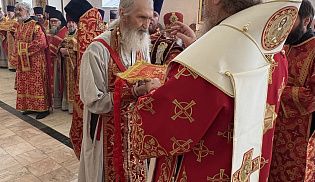 Управляющий Алатырской епархией в день тезоименитства совершил праздничную Божественную Литургию в Свято-Троицком мужском монастыре города Алатырь 
