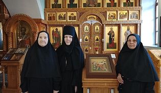 В сестринство Киево-Николаевского монастыря вступили новые послущницы