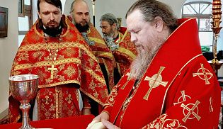 Управляющий Алтырской епархией в Неделю Антипахси совершил Божественную Литургию в Киево-Николаевском Новодевичьем монастыре города Алатырь