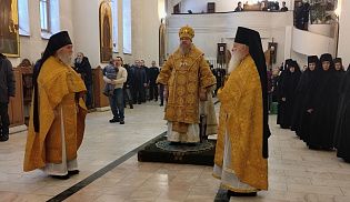 Епископ Алатырский и Порецкий Феодосий в день памяти святителя Спиридона Тримифунтского совершил Божественную Литургию в Свято-Троицком мужском монастыре города Алатырь