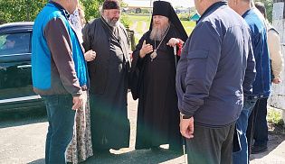 Епископ Алатырский и Порецкий Феодосий в праздник святого апостола Иоанна Богослова совершил Божественную Литургию в храме в честь святителя Николая Чудотворца села Чепкас-Никольское