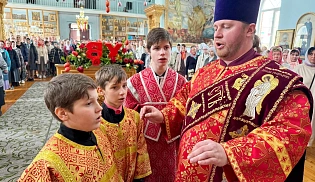 Епископ Алатырский и Порецкий Феодосий в Светлую субботу сослужил епископу Канашскому и Беловолжскому на Божественной Литургии в храме иконы Божией Матери "Всех скорбящих Радость" города Канаш