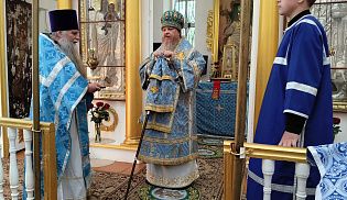 Епископ Алатырский и Порецкий Феодосий в праздник " Тихвинской" иконы Божией Матери возглавил Престольные торжества в Богоявленском храме села Козловка