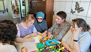 В Центре помощи детям-инвалидам "Лука" прошел тренинг "Радуга добра"