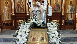 Епископ Алатырский и Порецкий Феодосий в Неделю 33-ю по Пятидесятнице и в день памяти мученицы Татьяны совершил Божественную Литургию в кафедральном храме в честь Иверской иконы Божией Матери города Алатырь