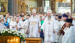 Духовенство Алатырской епархии сослужило главе Чувашской митрополии на Божественной Литургии в пятую годовщину преставления митрополита Варнавы