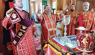 Епископ Алатырский и Порецкий Феодосий в праздник святого апостола Иоанна Богослова совершил Божественную Литургию в храме в честь святителя Николая Чудотворца села Чепкас-Никольское