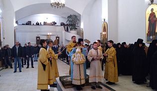 Епископ Алатырский и Порецкий Феодосий в Неделю 26-ю по Пятидесятнице совершил Божественную Литургию в кафедральном храме в Свято-Троицком мужском монастыре города Алатырь