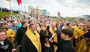 В Чебоксарах состоялись торжественные проводы ковчега с десницей святителя Спиридона Тримифунтского