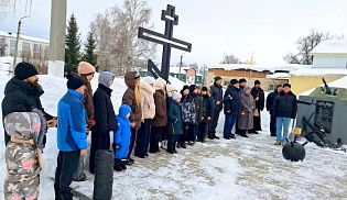 В День защитника Отечества в Алатыре почтили память моряков и морских пехотинцев