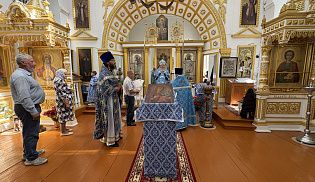 Управляющий Алатырской епархией в праздник в честь Тихвинской иконы Божией Матери возглавил Престольные торжества в Богоявленском храме села Козловка