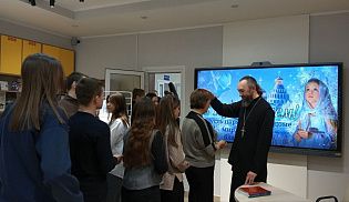 В Ибресинской библиотеке прошла встреча священника со старшеклассниками, посвященная праздникам Рождества Христова и Крещения Господня