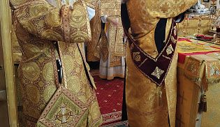Управляющий Алатырской епархией в Неделю Всех святых, в земле Русской просиявших совершил Божественную Литургию в в кафедральном храме в честь Иверской иконы Божией Матери города Алатырь