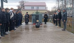 Настоятель кафедрального храма принял участие в праздновании Дня Морской пехоты в Алатыре