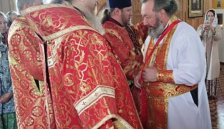Епископ Алатырский и Порецкий Феодосий в праздник святого апостола Иоанна Богослова совершил Божественную Литургию в храме в честь святителя Николая Чудотворца села Чепкас-Никольское