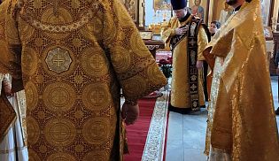 Епископ Алатырский и Порецкий Феодосий в четвертую Неделю по Пятидесятнице совершил Божественную Литургию в кафедральном храме в честь Иверской иконы Божией Матери города Алатырь