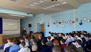 Руководитель Центра реабилитации и пробации провёл лекции по профилактике алкоголизма и наркомании для студентов и родителей в Алатыре