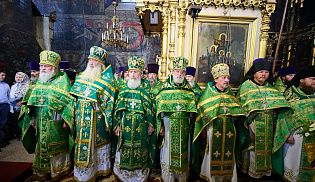 В день тезоименитства главы Чувашской митрополии управляющий Алатырской епархией сослужил за Божественной литургией в Введенском кафедральном соборе города Чебоксары митрополиту Чебоксарскому и Чувашскому Савватию