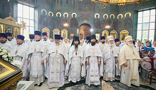 Духовенство Алатырской епархии сослужило главе Чувашской митрополии на Божественной Литургии в пятую годовщину преставления митрополита Варнавы