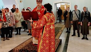 Управляющий Алтырской епархией в Неделю Антипахси совершил Божественную Литургию в Киево-Николаевском Новодевичьем монастыре города Алатырь