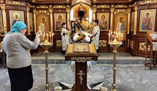 Управляющий Алатырской епархией в Неделю 28-ю по Пятидесятнице совершил Божественную Литургию в кафедральном храме в честь Иверской иконы Божией Матери города Алатырь