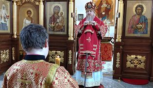 Управляющий Алатырской епархией в Неделю о самаряныне совершил Божественную Литургию в кафедральном храме в честь Иверской иконы Божией Матери города Алатырь