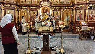 Управляющий Алатырской епархией в Неделю 28-ю по Пятидесятнице совершил Божественную Литургию в кафедральном храме в честь Иверской иконы Божией Матери города Алатырь