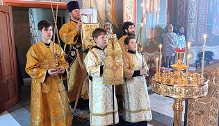 Епископ Алатырский и Порецкий Феодосий возглавил престольные торжества в Свято-Троицком мужском монастыре города Алатырь