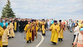 В Чебоксарах состоялись торжественные проводы ковчега с десницей святителя Спиридона Тримифунтского