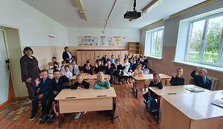 В Батыревском благочинии прошли встречи священника со школьниками в рамках «Разговоров о важном»