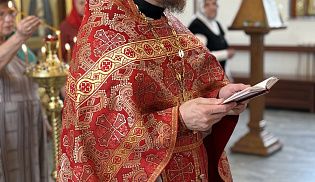 Епископ Алатырский и Батыревский Феодосий в Неделю о слепом совершил Божественную Литургию в Иверском кафедральном храме города Алатырь