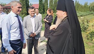 Храм в честь иконы Божьей Матери " Нечаянная радость " и терапевтическое сообщество " Новая жизнь" посетили Глава Чувашской Республики и управляющий Алатырской епархией