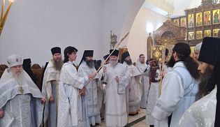 Управляющий Алатырской епархией в день празднования Собора Божией Матери совершил Божественную Литургию в Свято-Троицком мужском монастыре города Алатырь