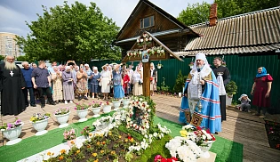 Духовенство Алатырской епархии сослужило главе Чувашской митрополии на Божественной Литургии в пятую годовщину преставления митрополита Варнавы