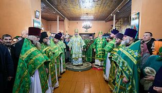 Епископ Алатырский и Порецкий Феодосий сослужил за Божественной литургией митрополиту Чебоксарскому и Чувашскому Савватию в храме честь святого благоверного князя Александра Невского села Батырево