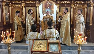 Епископ Алатырский и Порецкий Феодосий в четвертую Неделю по Пятидесятнице совершил Божественную Литургию в кафедральном храме в честь Иверской иконы Божией Матери города Алатырь
