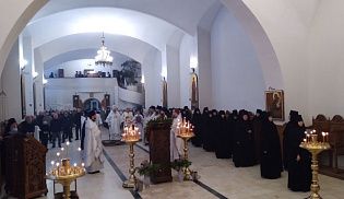 Управляющий Алатырской епархией в день празднования Собора Божией Матери совершил Божественную Литургию в Свято-Троицком мужском монастыре города Алатырь