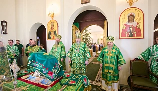 Управляющий Алтырской епархией в праздник Святой Троицы сослужил за Божественной Литургией митрополиту Чебоксарскому и  Чувашскому Савватию в Свято-Троицком мужском монастыре города Алатырь