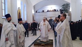 Управляющий Алатырской епархией в день празднования Собора Божией Матери совершил Божественную Литургию в Свято-Троицком мужском монастыре города Алатырь
