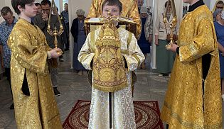 Епископ Алатырский и Батыревский Феодосий в Неделю всех святых совершил Божественную Литургию в Иверском кафедральном храме города Алатырь