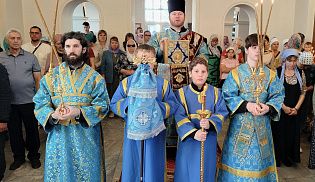 Епископ Алатырский и Порецкий Феодосий в 12-ю Неделю по Пятидесятнице совершил Божественную Литургию в кафедральном храме в честь Иверской иконы Божией Матери города Алатырь