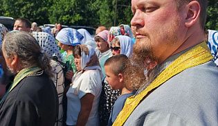 Духовенство и верующие Батыревского благочиния совершили паломническую поездку к мощам святителя Николая Чудотворца