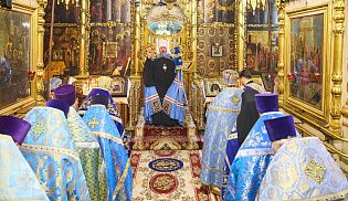 Управляющий Алатырской епархией в праздник Покрова Пресвятой Богородицы сослужил за Божественной литургией митрополиту Чебоксарскому и Чувашскому Савватию в Введенском кафедральном соборе города Чебоксары