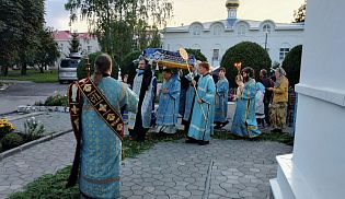 Управляющий Алатырской епархией в праздник Успения Пресвятой Богородицы совершил Божественную Литургию в Свято-Троицком мужском монастыре города Алатырь